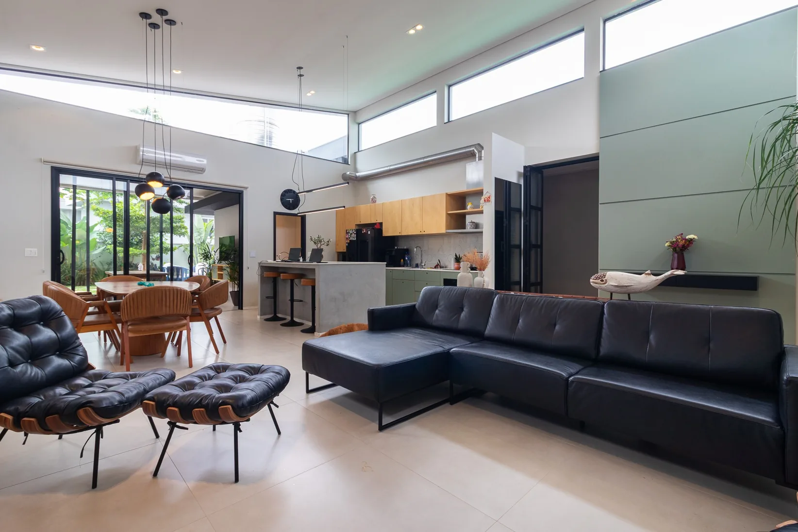 Living integrado com sala de estar e jantar